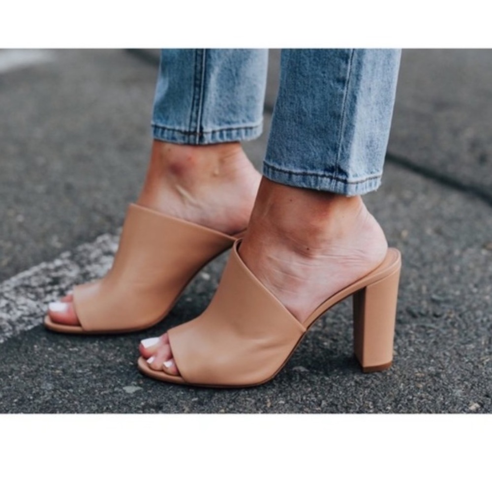 Vince Hanna Nude Leather Block Heel Mule Gem